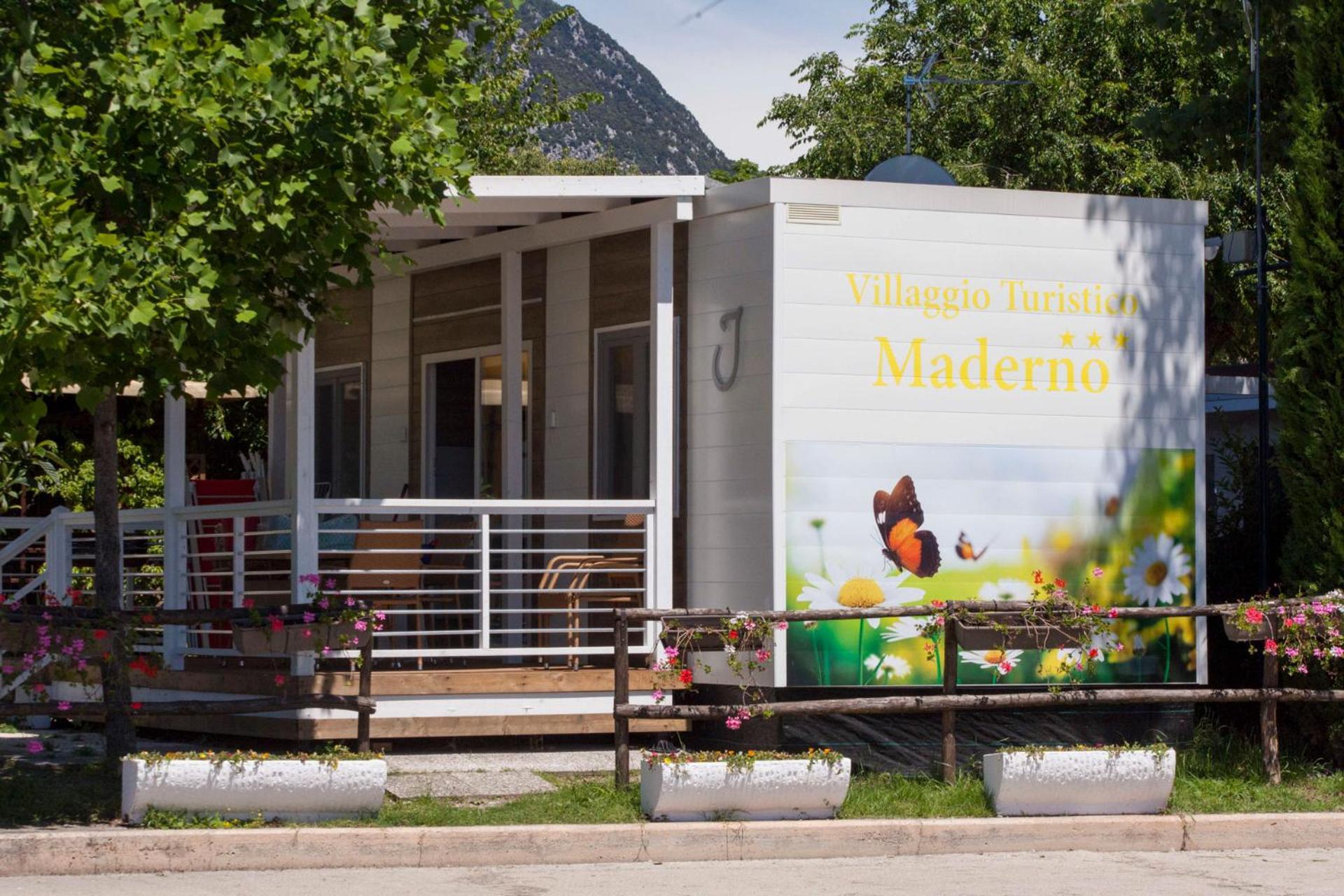 Villaggio Turistico Maderno 토스콜라노마데노 외부 사진
